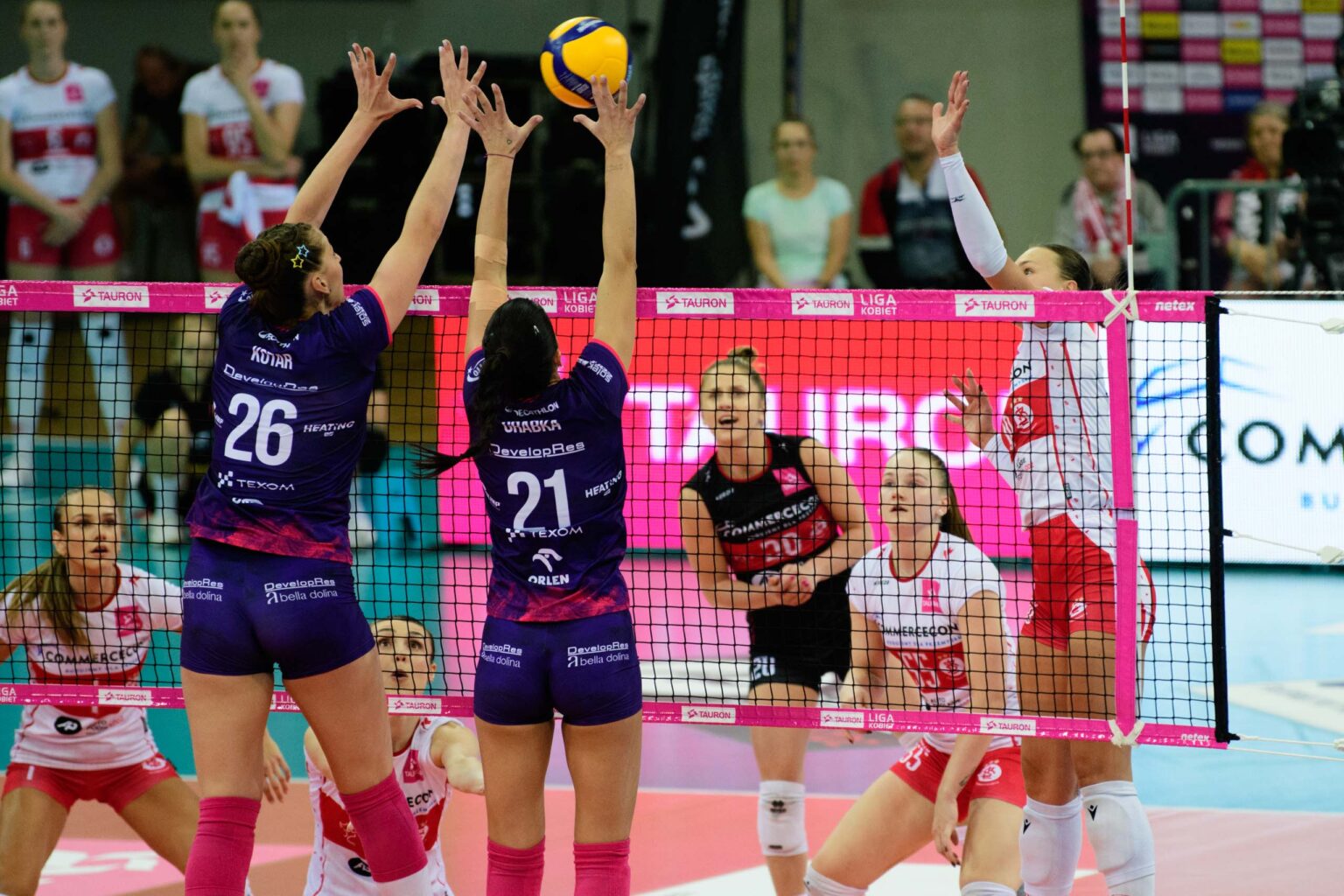LKS Commercecon vs Developres Rzeszow fot Sebastian Szwajkowski 23 1