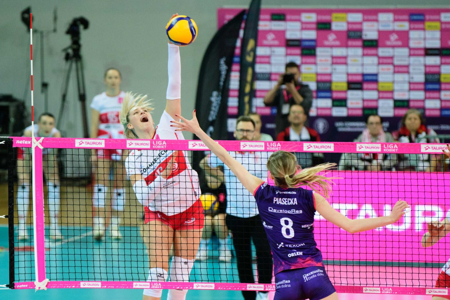 LKS Commercecon vs Developres Rzeszow fot Sebastian Szwajkowski 29