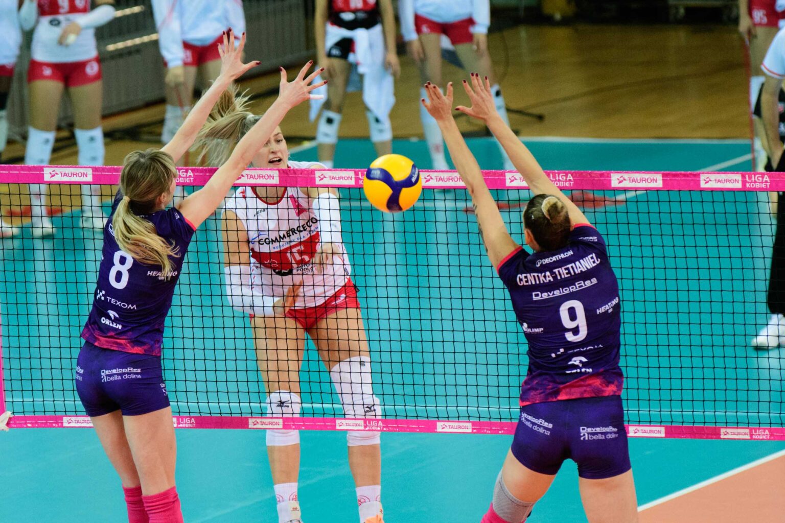 LKS Commercecon vs Developres Rzeszow fot Sebastian Szwajkowski 34