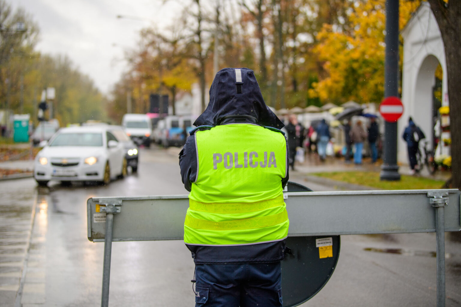 Łódzkie cmentarze na dzień przed 1 listopada fot Sebastian Szwajkowski_14 Lodzkie cmentarze na dzien przed 1 listopada fot Sebastian Szwajkowski 14