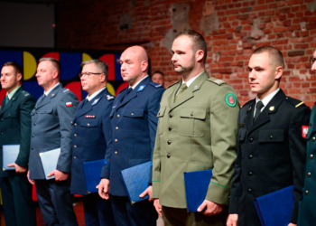 Nagrodzono 61 funkcjonariuszy z Łódzkiego. Kto został Bohaterem Roku? [ZDJĘCIA]