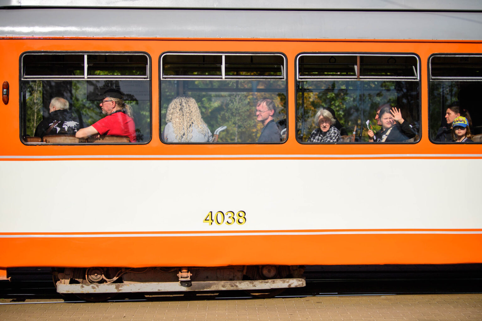 Parada tramwajow na 45 lat KMST fot Sebastian Szwajkowski 14