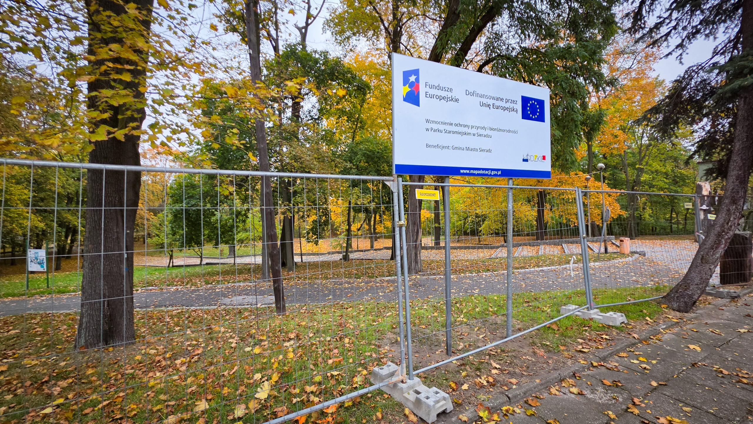 Park Staromiejski w Sieradzu przejdzie metamorfozę. Ruszyła gruntowna modernizacja