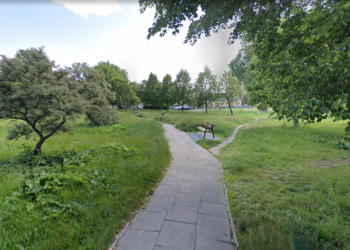 Koniec mroku na Retkini. Spółdzielnia oświetla Park Osiedlowy