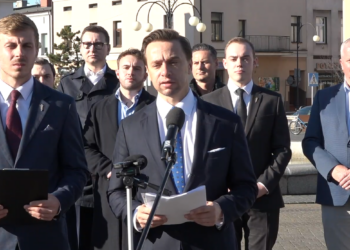 Bosak w Wieluniu krytykuje ustawę sankcyjną. „Gdzie kończy się ingerencja, a zaczyna debata?” 1 Bosak w Wieluniu krytykuje ustawę sankcyjną. „Gdzie kończy się ingerencja, a zaczyna debata?”