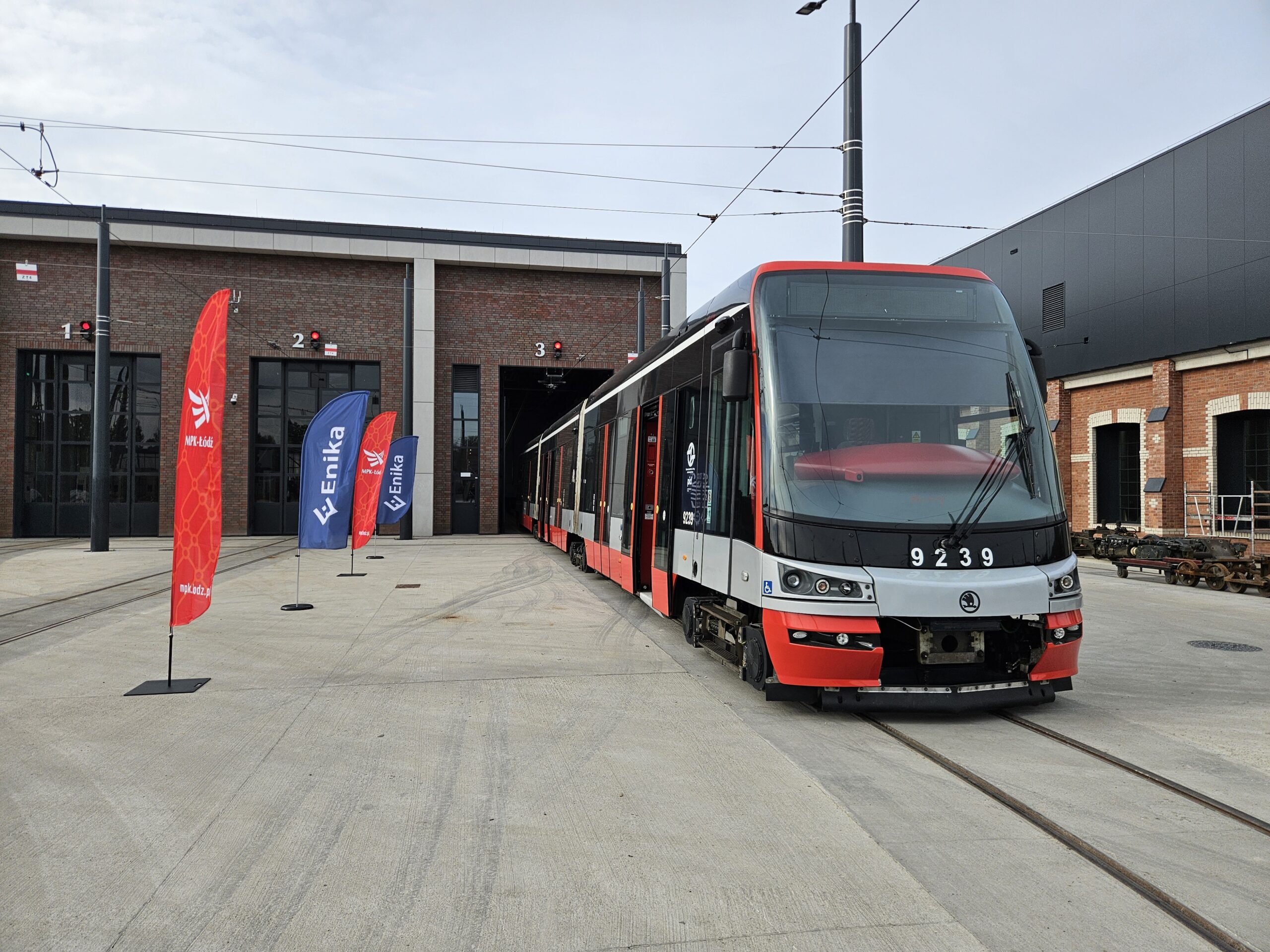 Tramwaje z Pragi trafią do Łodzi. MPK da im klimatyzację i na tym zarobi