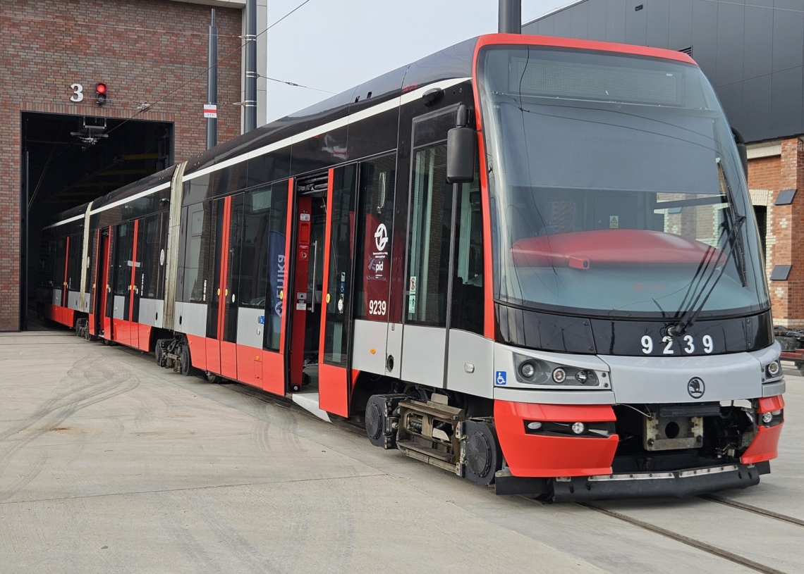 Tramwaje z Pragi trafią do Łodzi. MPK da im klimatyzację i na tym zarobi
