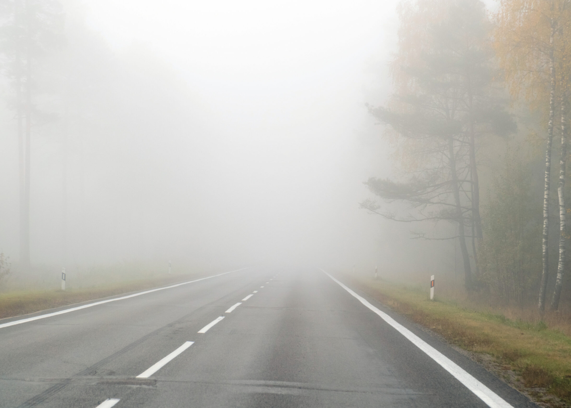 Gęste mgły w Łódzkiem. IMGW ostrzega przed ograniczoną widocznością 1 Gęste mgły w Łódzkiem. IMGW ostrzega przed ograniczoną widocznością
