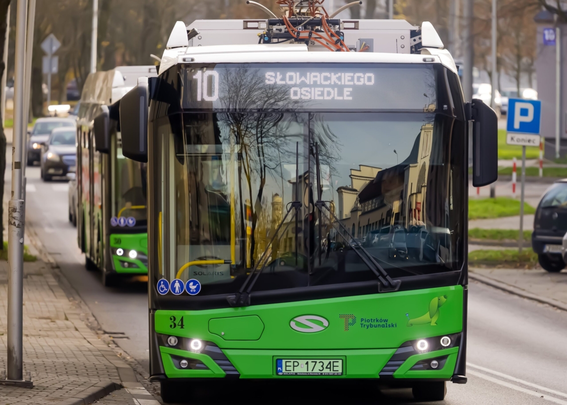 Darmowe autobusy MZK na Wszystkich Świętych w Piotrkowie Trybunalskim. Będą też zmiany tras 1 Darmowe autobusy MZK na Wszystkich Świętych w Piotrkowie Trybunalskim. Będą też zmiany tras