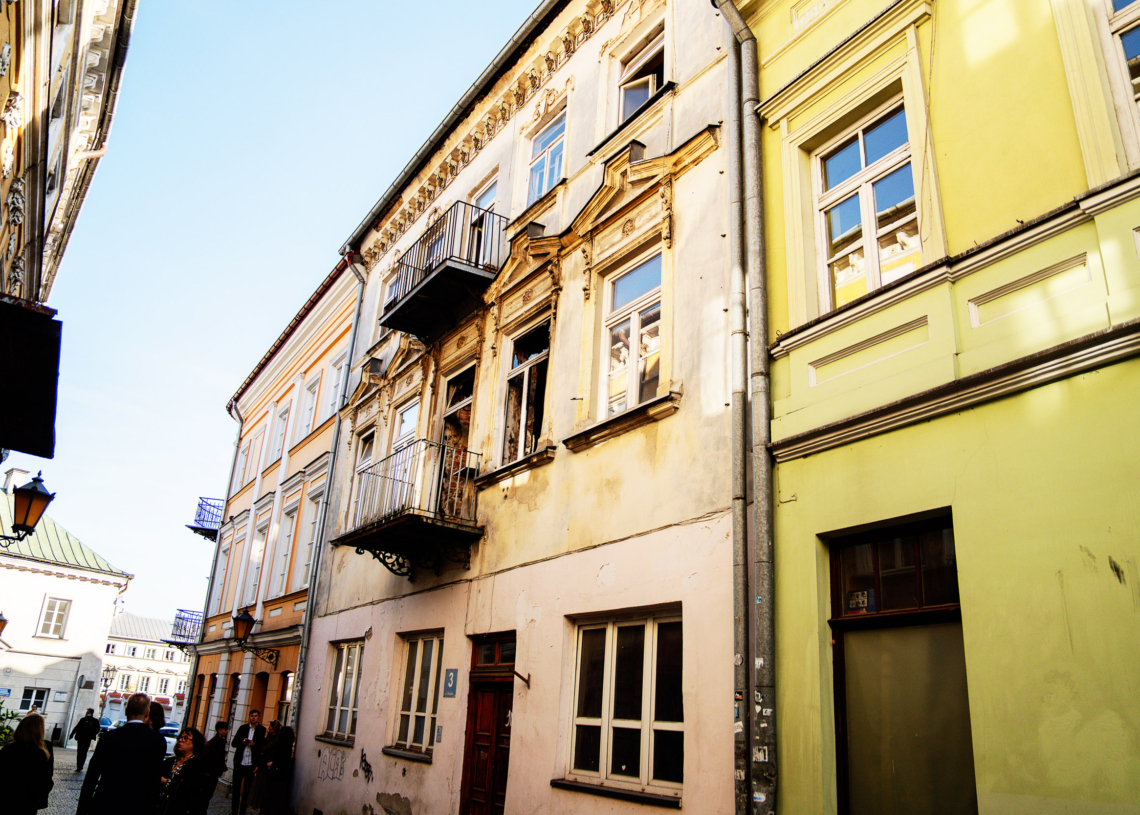 Trzy kamienice w Piotrkowie do remontu. Powstaną w nich 52 mieszkania 1 Trzy kamienice w Piotrkowie do remontu. Powstaną w nich 52 mieszkania